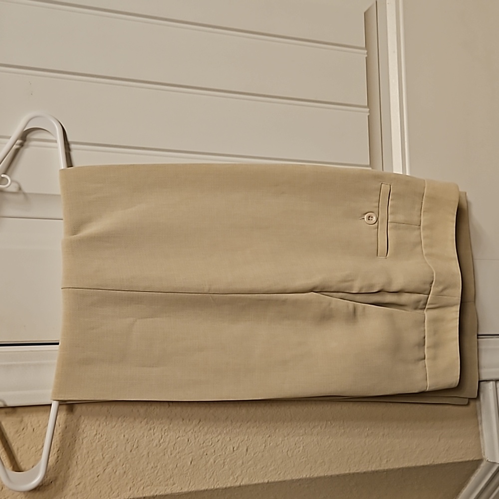 New York & Company Ladies Beige Slacks Size 2